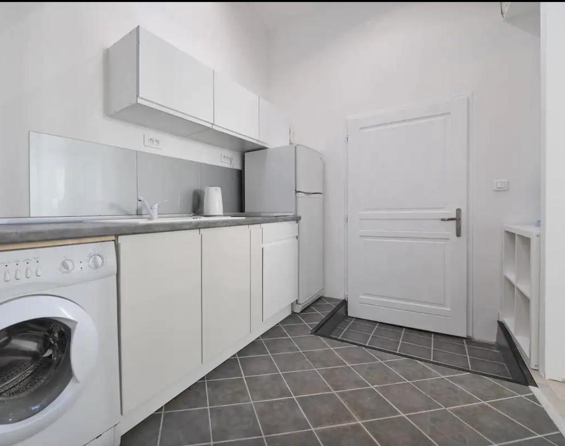 Espace Le Cheval Blanc Castelnau-le-Lez Quarto foto
